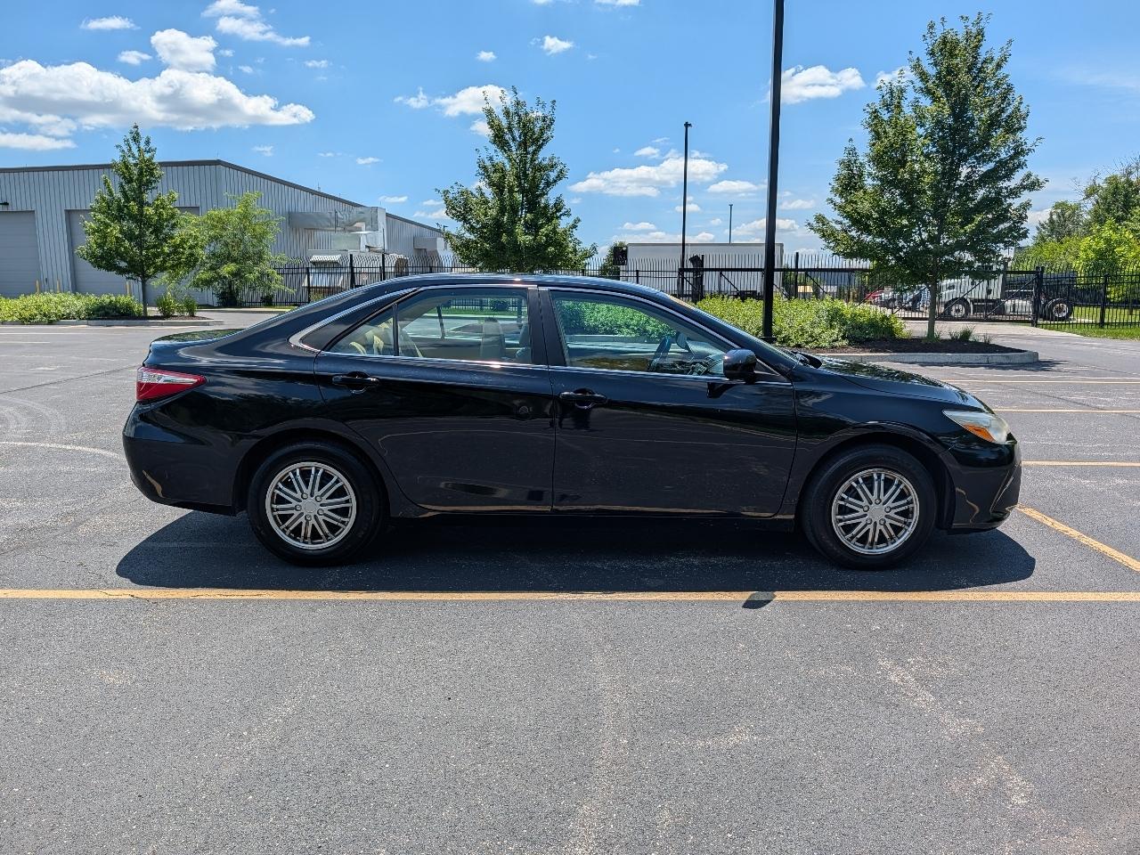 Toyota Camry LE (Natl) 2015