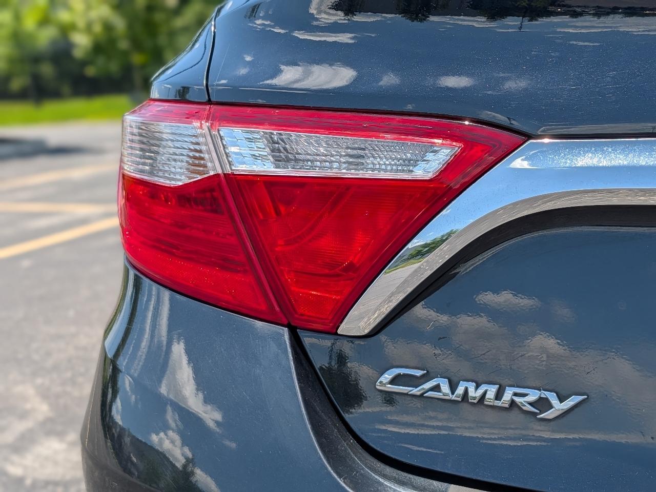 Toyota Camry LE (Natl) 2015