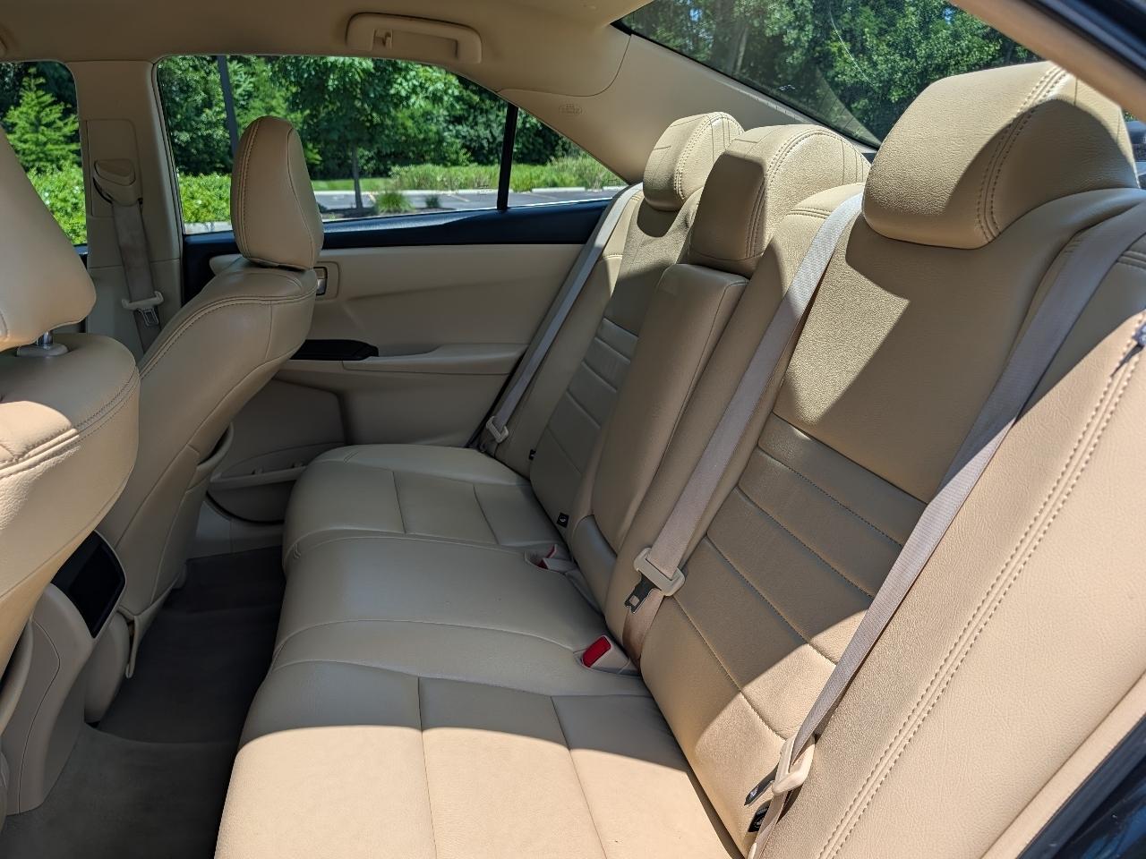 Toyota Camry LE (Natl) 2015