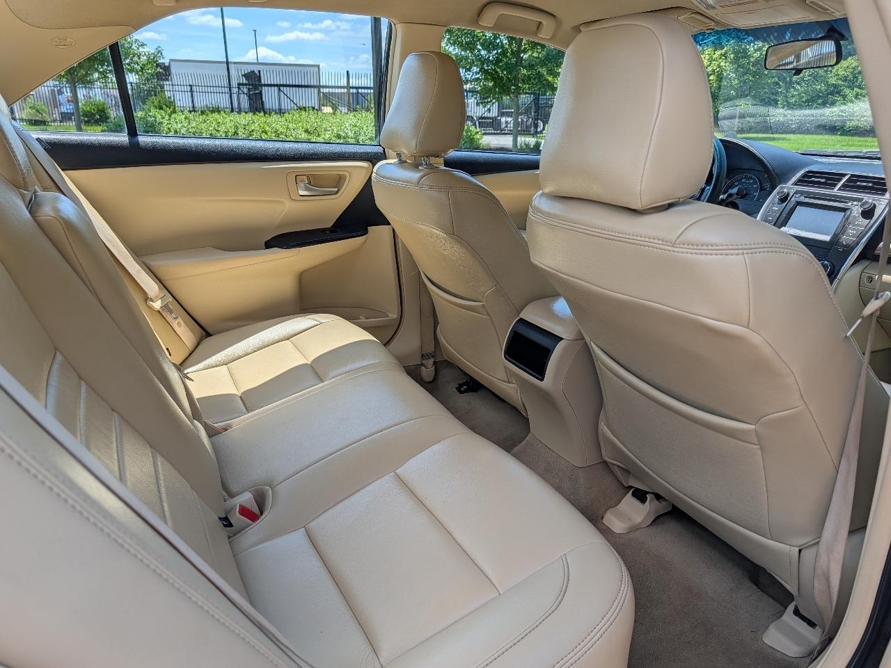 Toyota Camry LE (Natl) 2015
