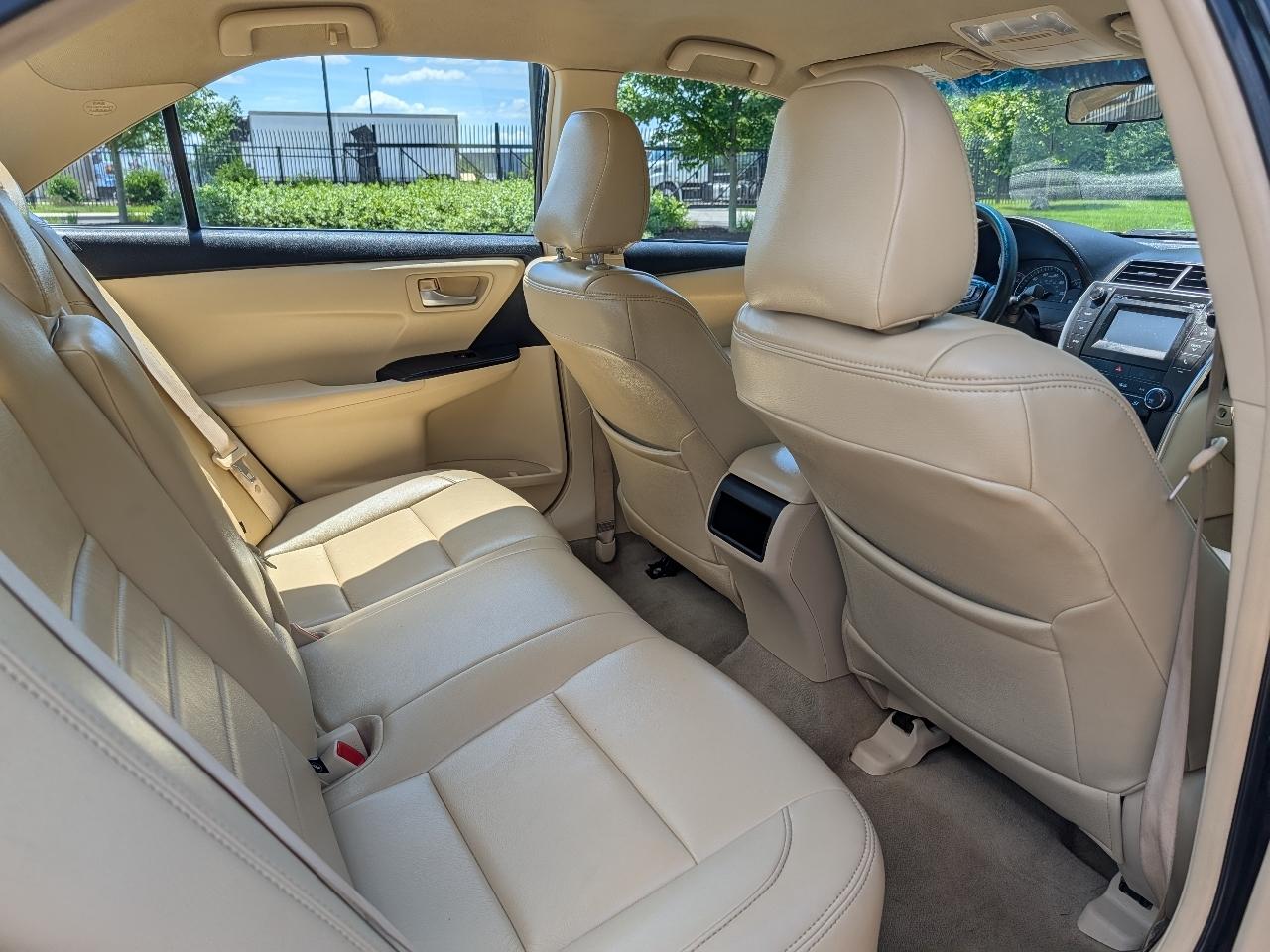 Toyota Camry LE (Natl) 2015