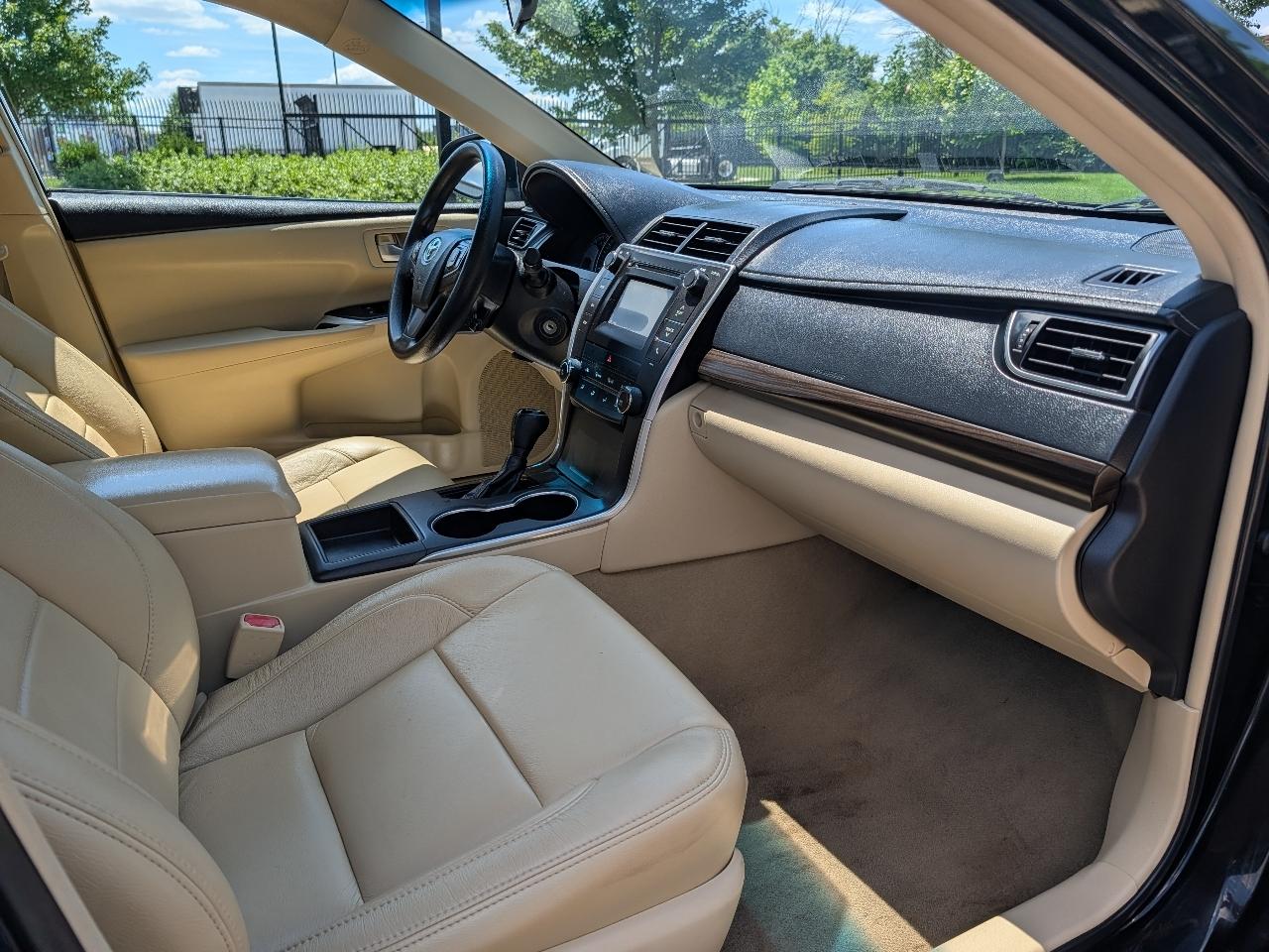 Toyota Camry LE (Natl) 2015