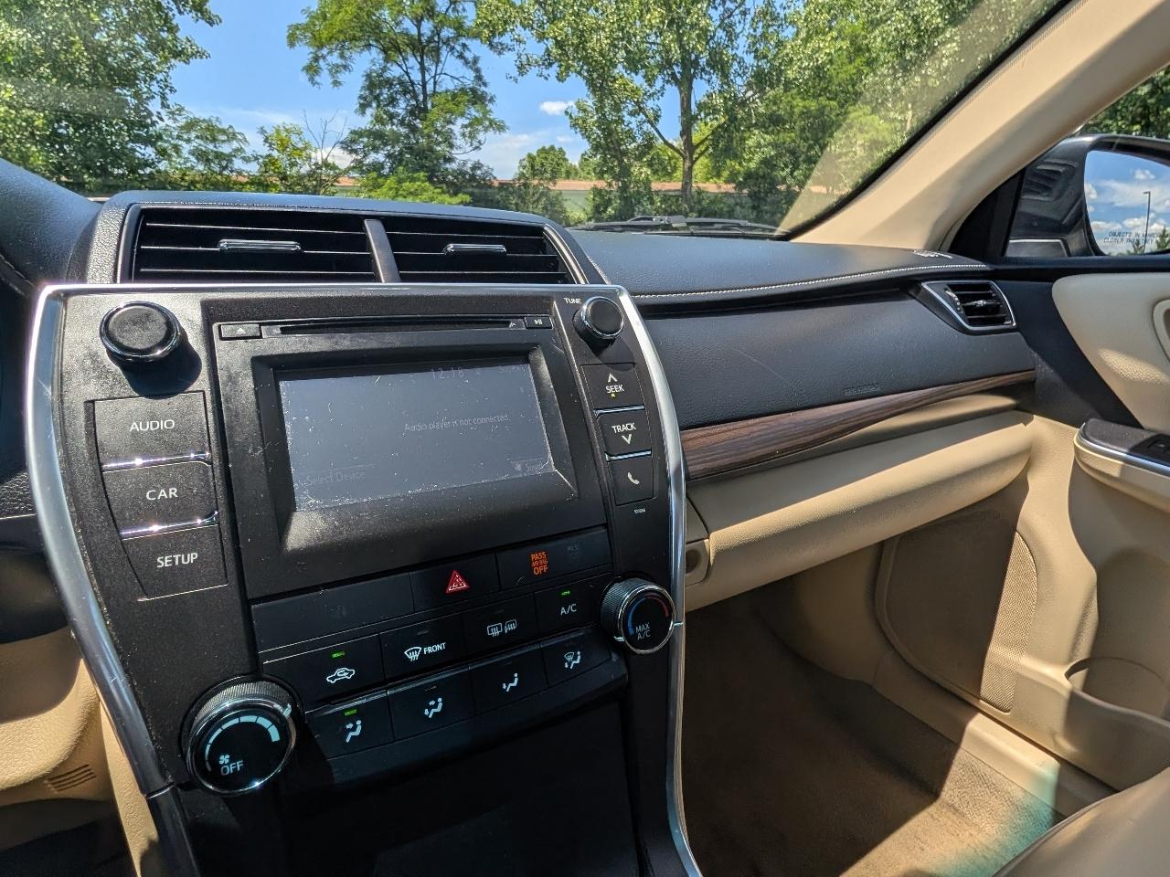 Toyota Camry LE (Natl) 2015