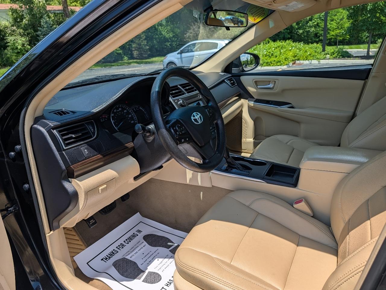 Toyota Camry LE (Natl) 2015