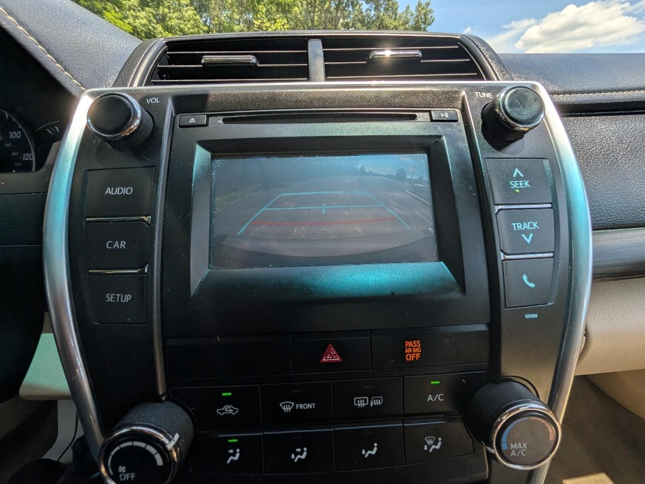 Toyota Camry LE (Natl) 2015