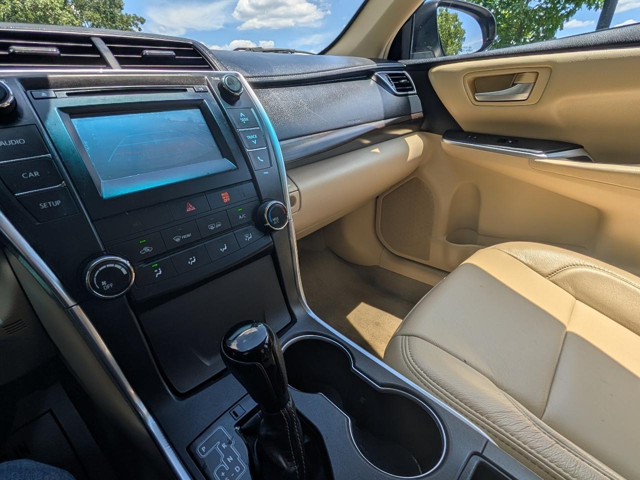 Toyota Camry LE (Natl) 2015
