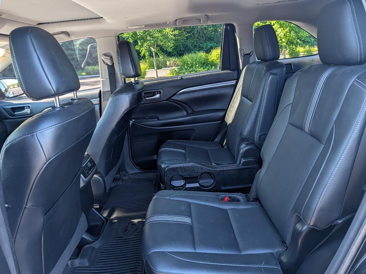 Toyota Highlander XLE AWD V6 2017
