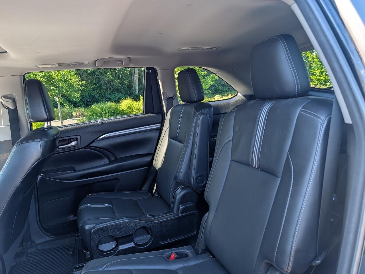 Toyota Highlander XLE AWD V6 2017