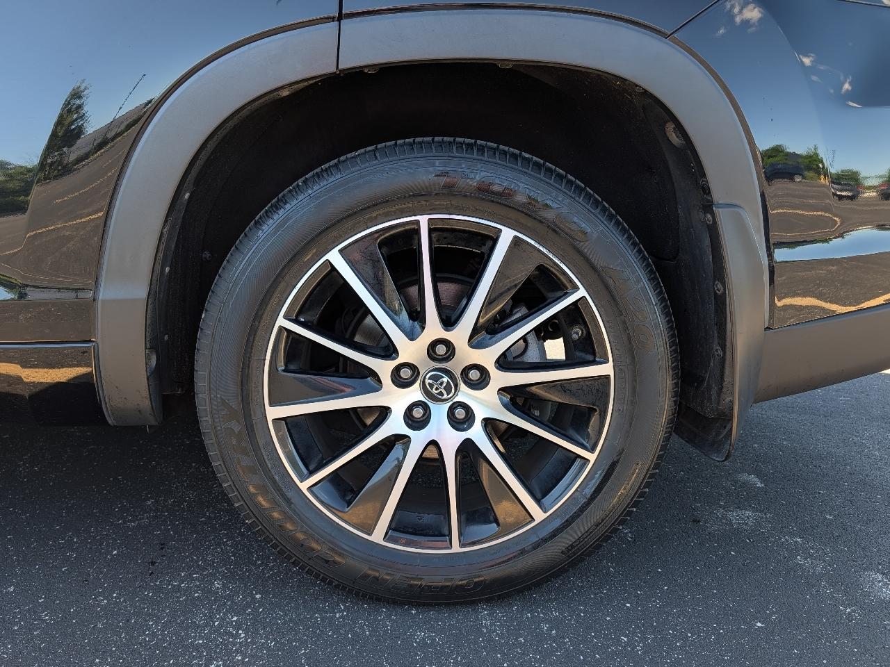 Toyota Highlander XLE AWD V6 2017