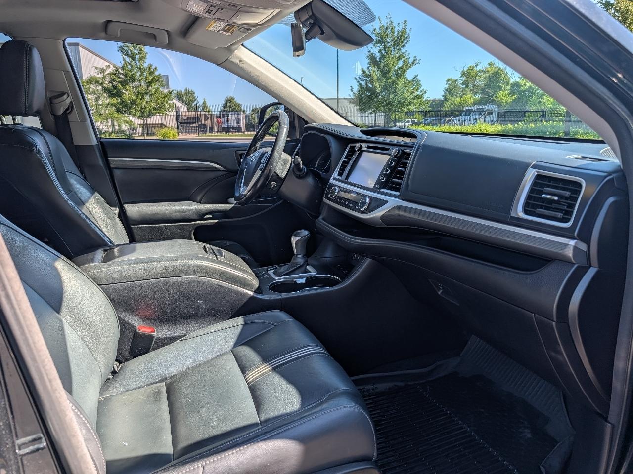Toyota Highlander XLE AWD V6 2017