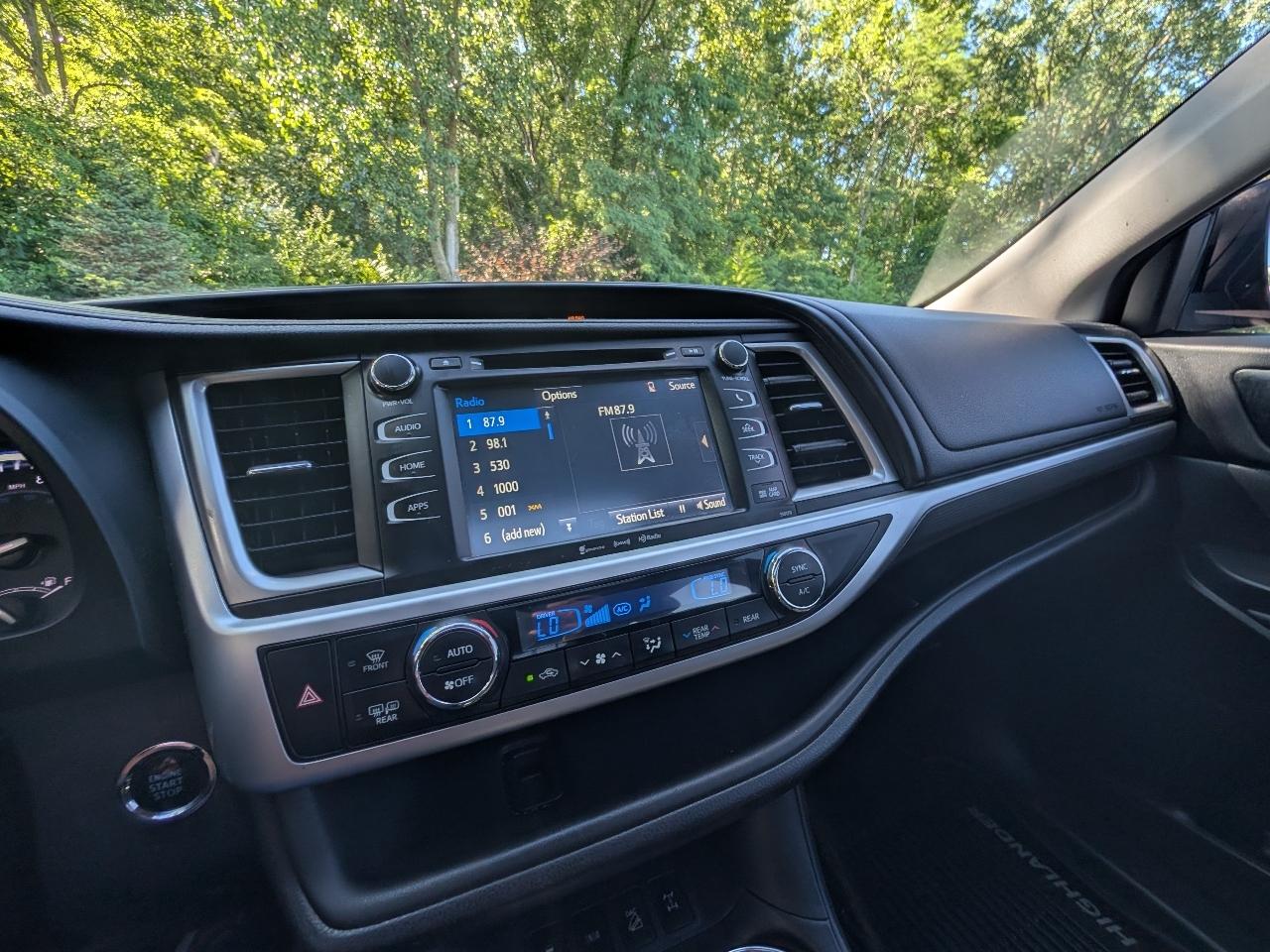 Toyota Highlander XLE AWD V6 2017