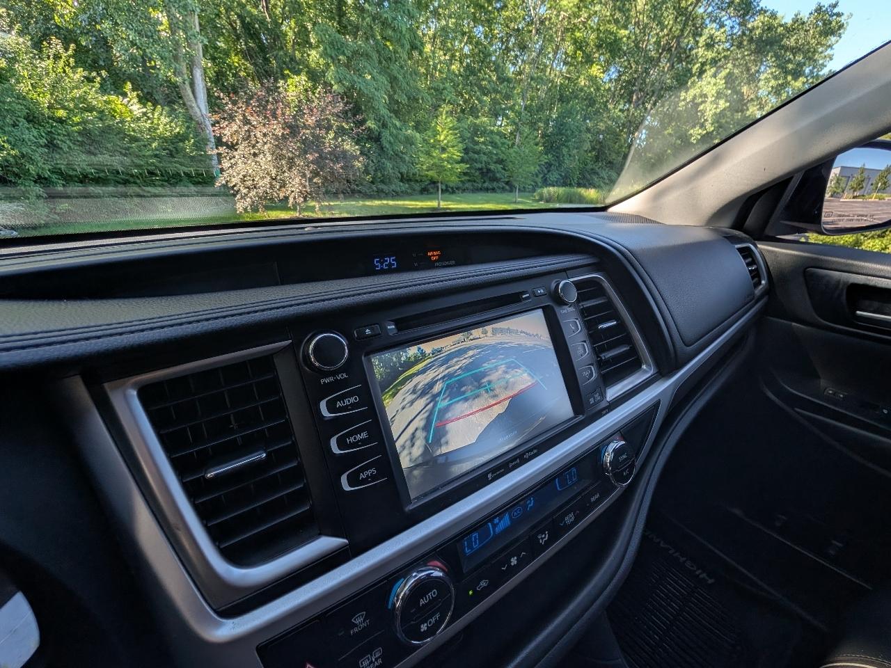 Toyota Highlander XLE AWD V6 2017