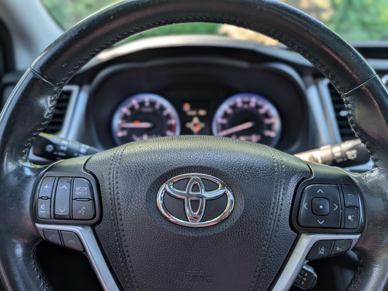 Toyota Highlander XLE AWD V6 2017
