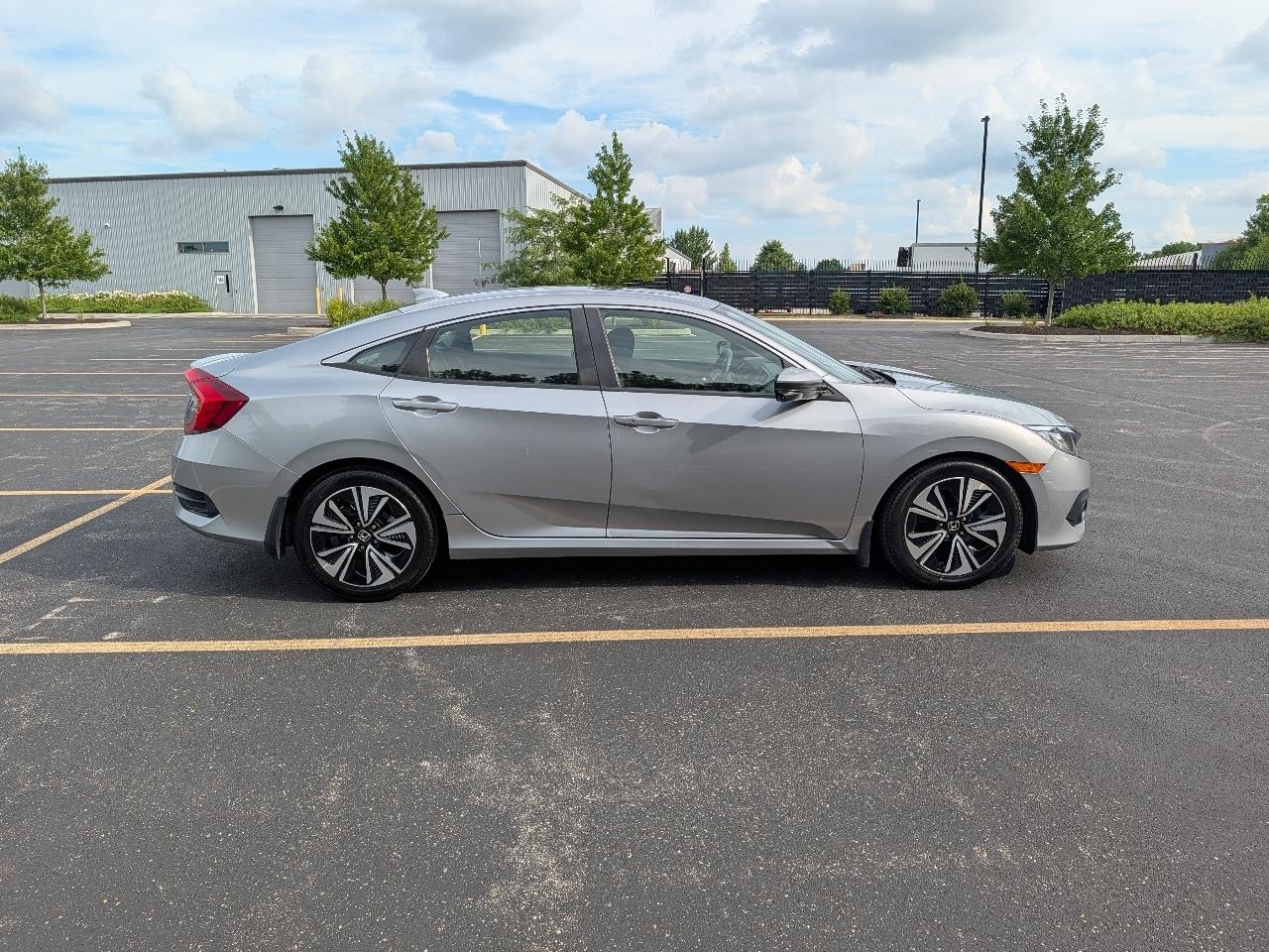Honda Civic EX-TL Sedan CVT 2018
