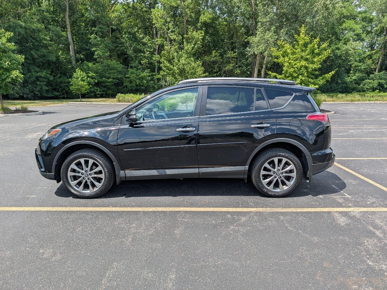 Toyota RAV4 Limited AWD 2017