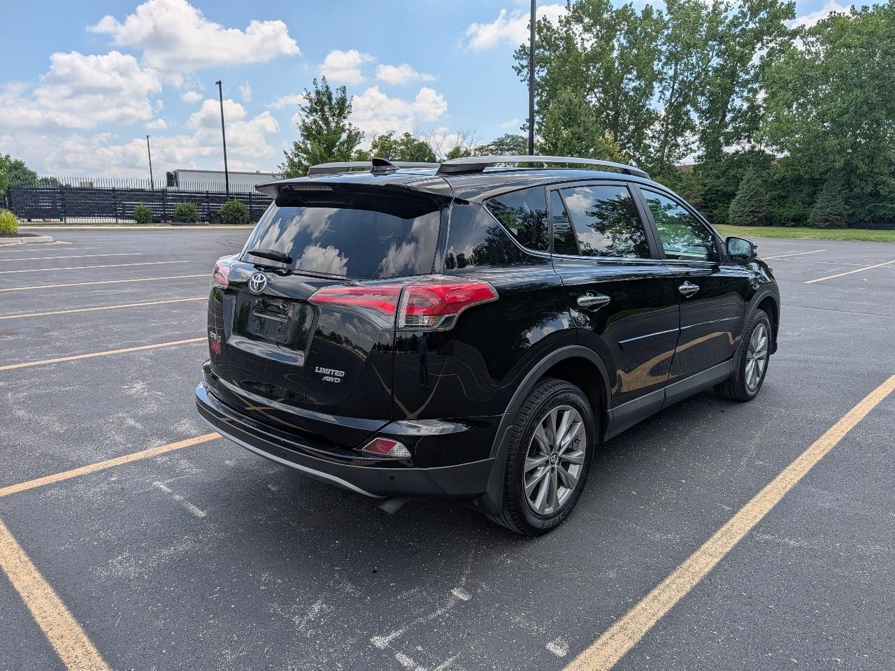 Toyota RAV4 Limited AWD 2017