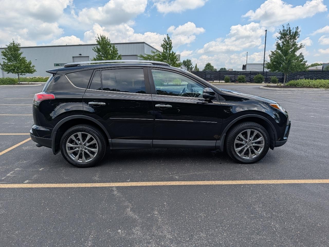 Toyota RAV4 Limited AWD 2017
