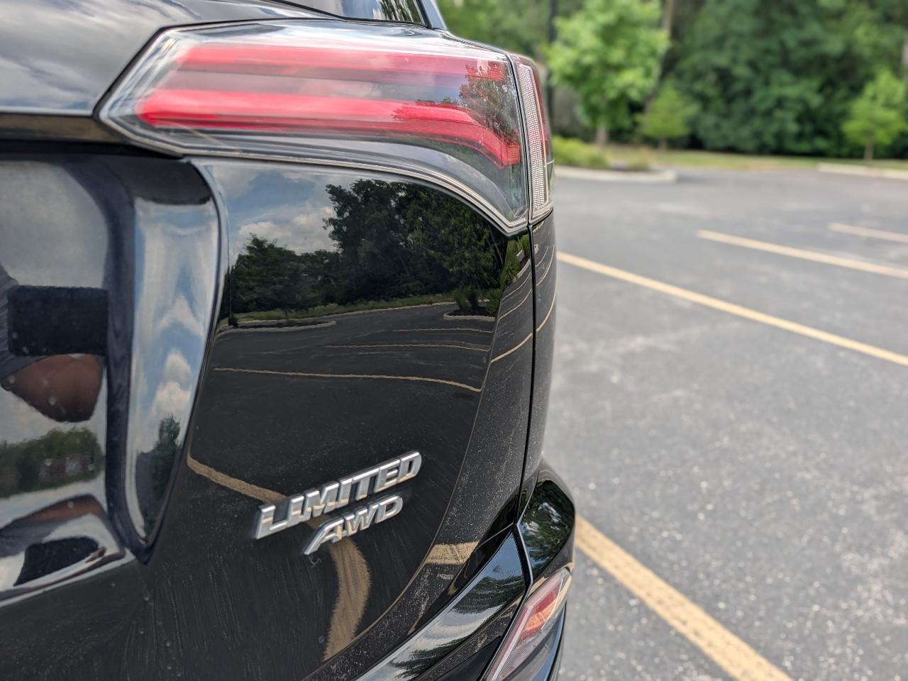 Toyota RAV4 Limited AWD 2017