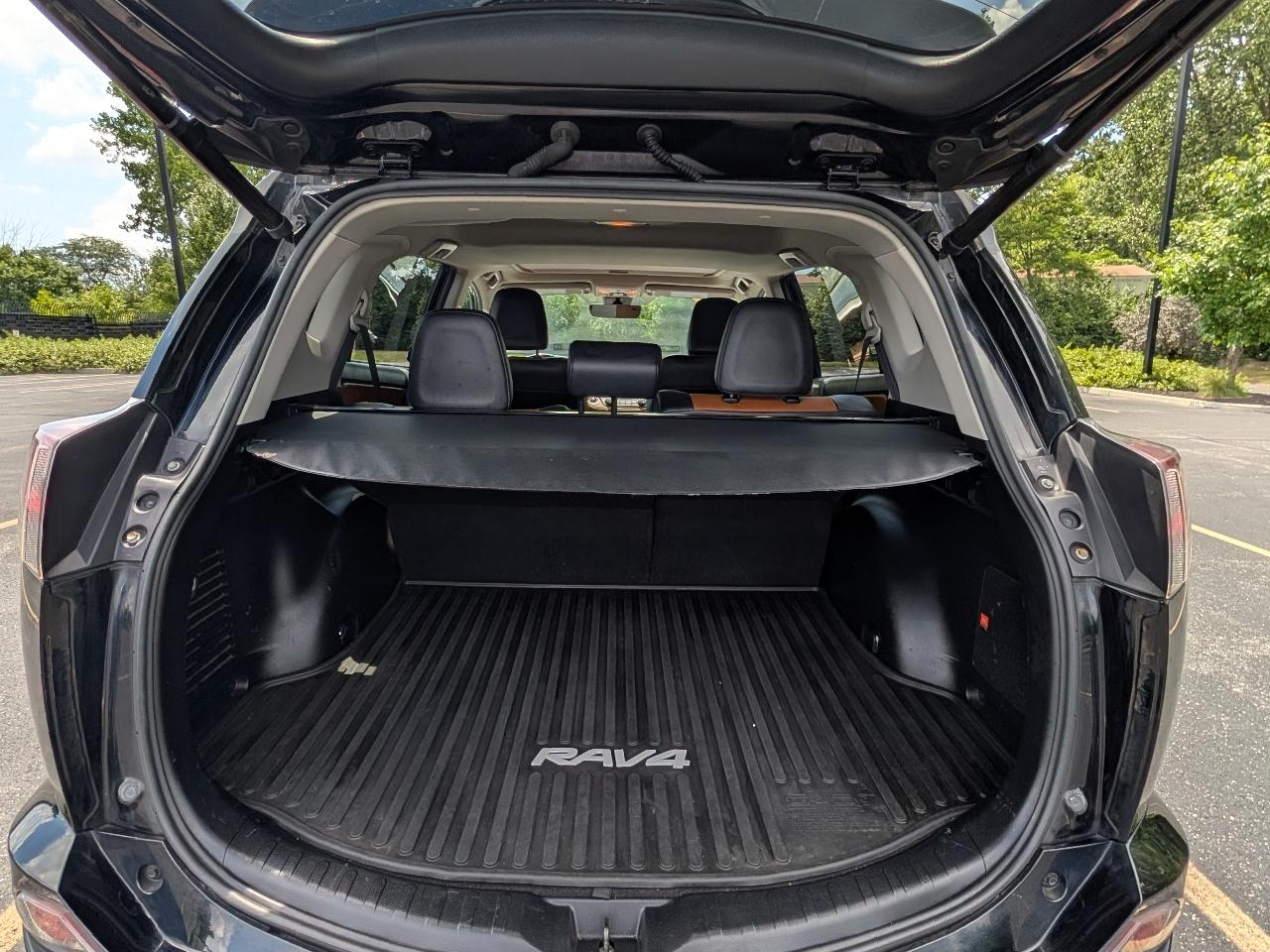 Toyota RAV4 Limited AWD 2017