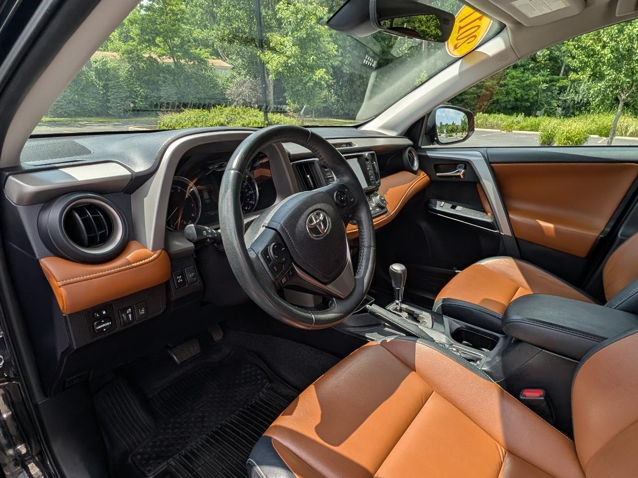 Toyota RAV4 Limited AWD 2017