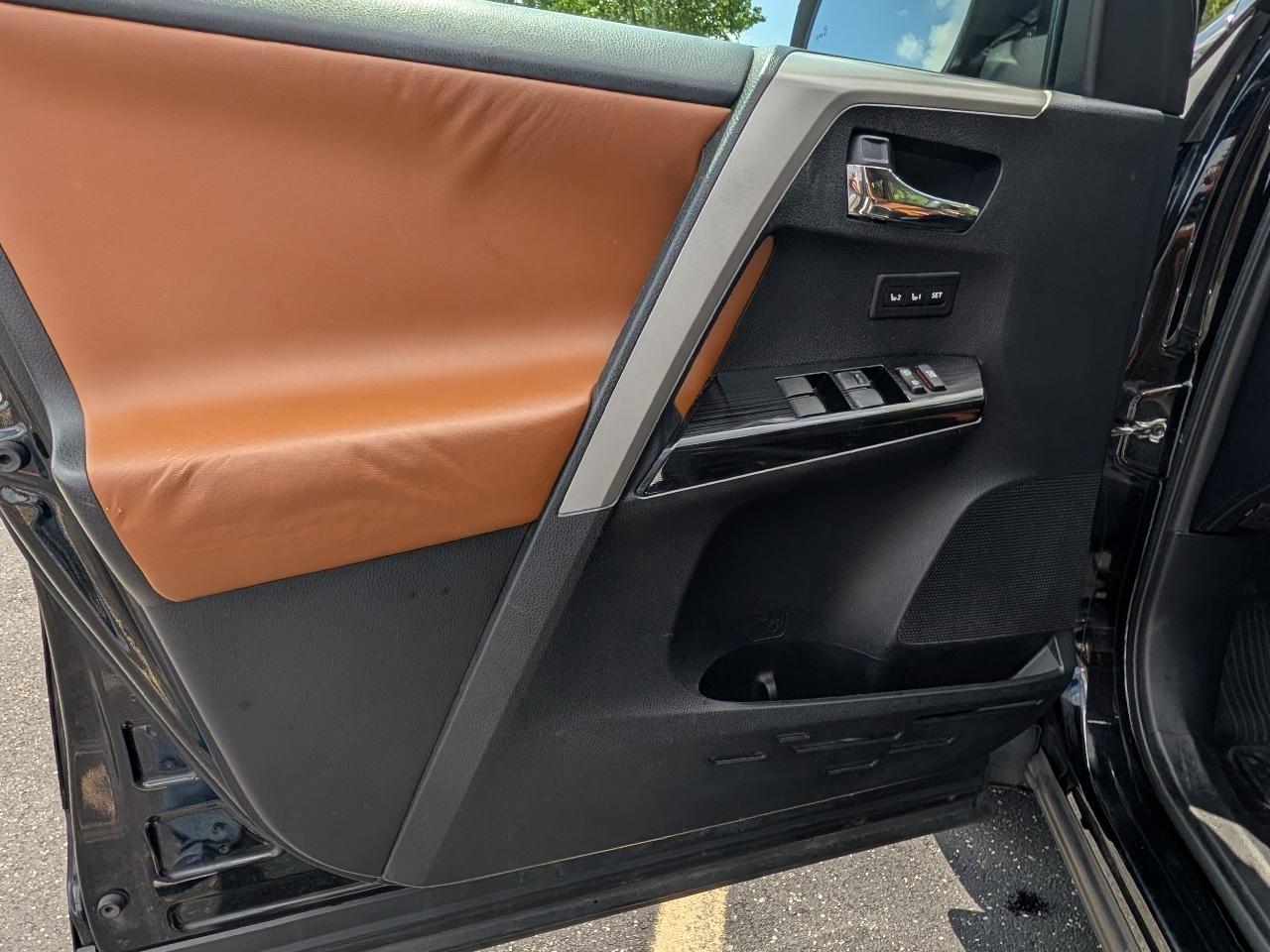 Toyota RAV4 Limited AWD 2017