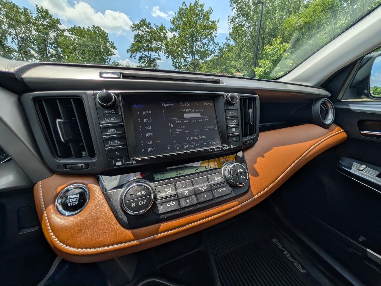 Toyota RAV4 Limited AWD 2017