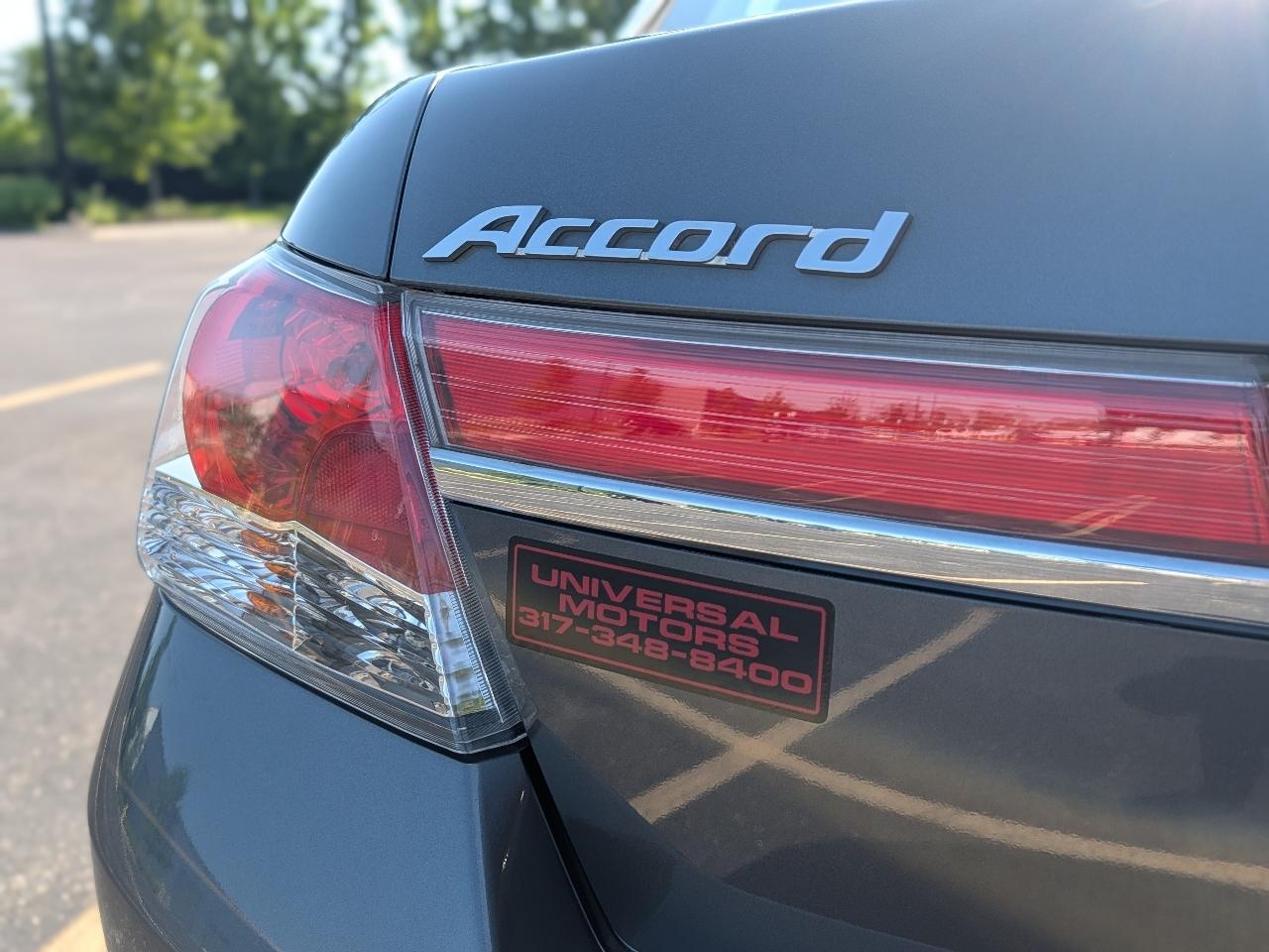 Honda Accord LX sedan AT 2012