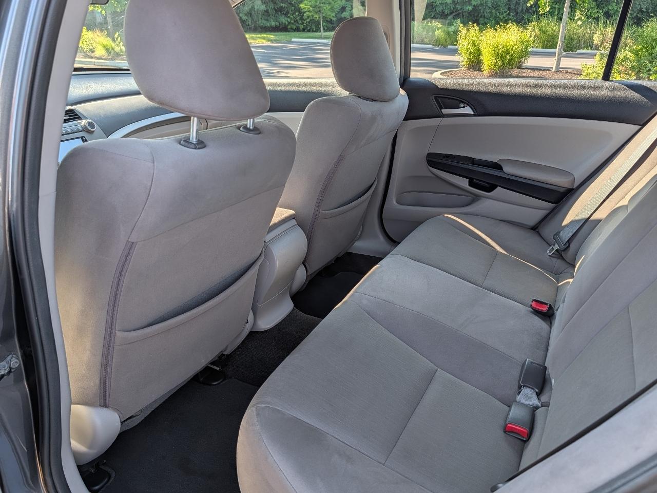 Honda Accord LX sedan AT 2012