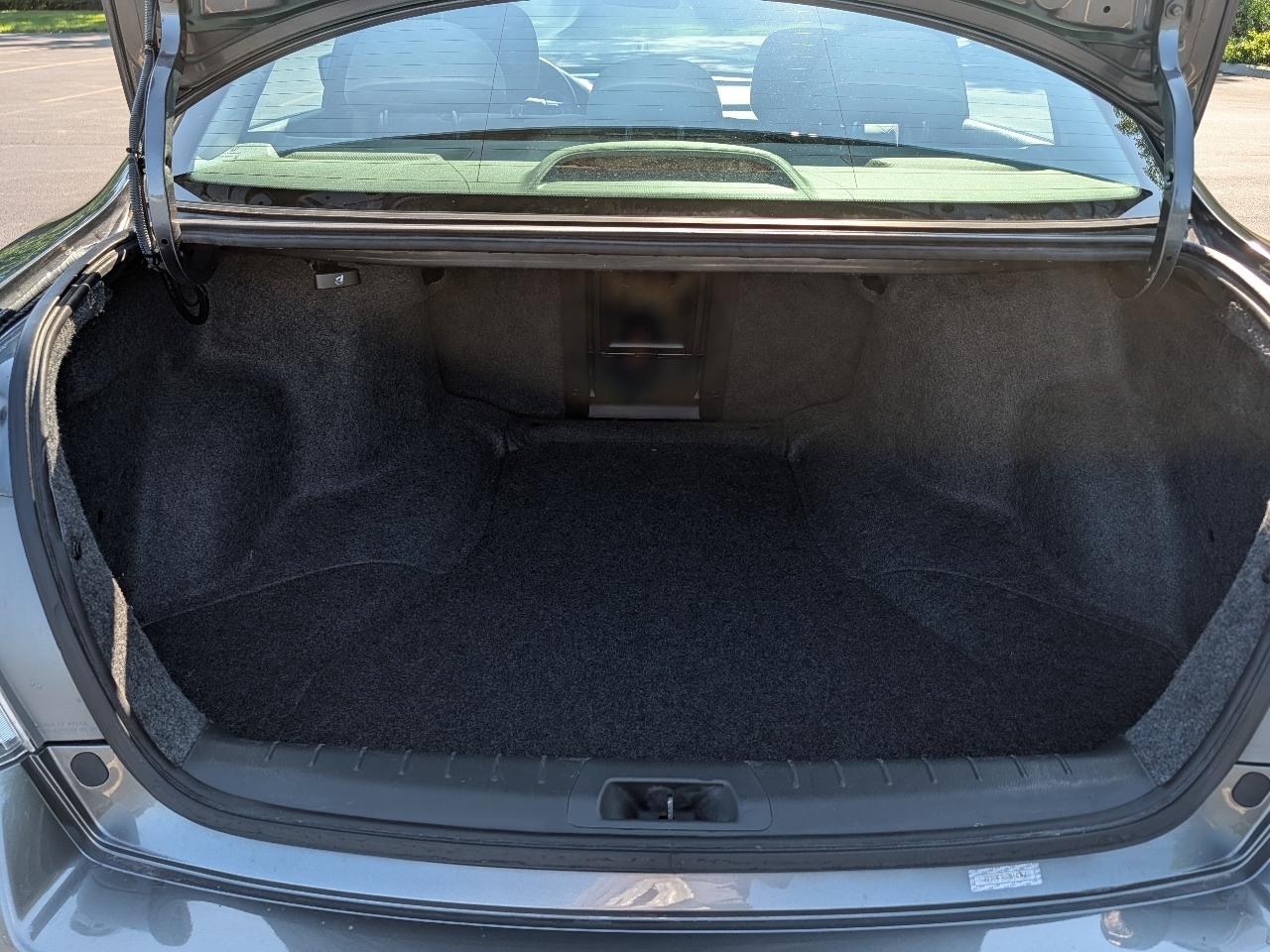 Honda Accord LX sedan AT 2012