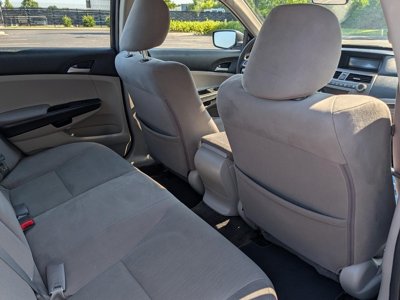 Honda Accord LX sedan AT 2012