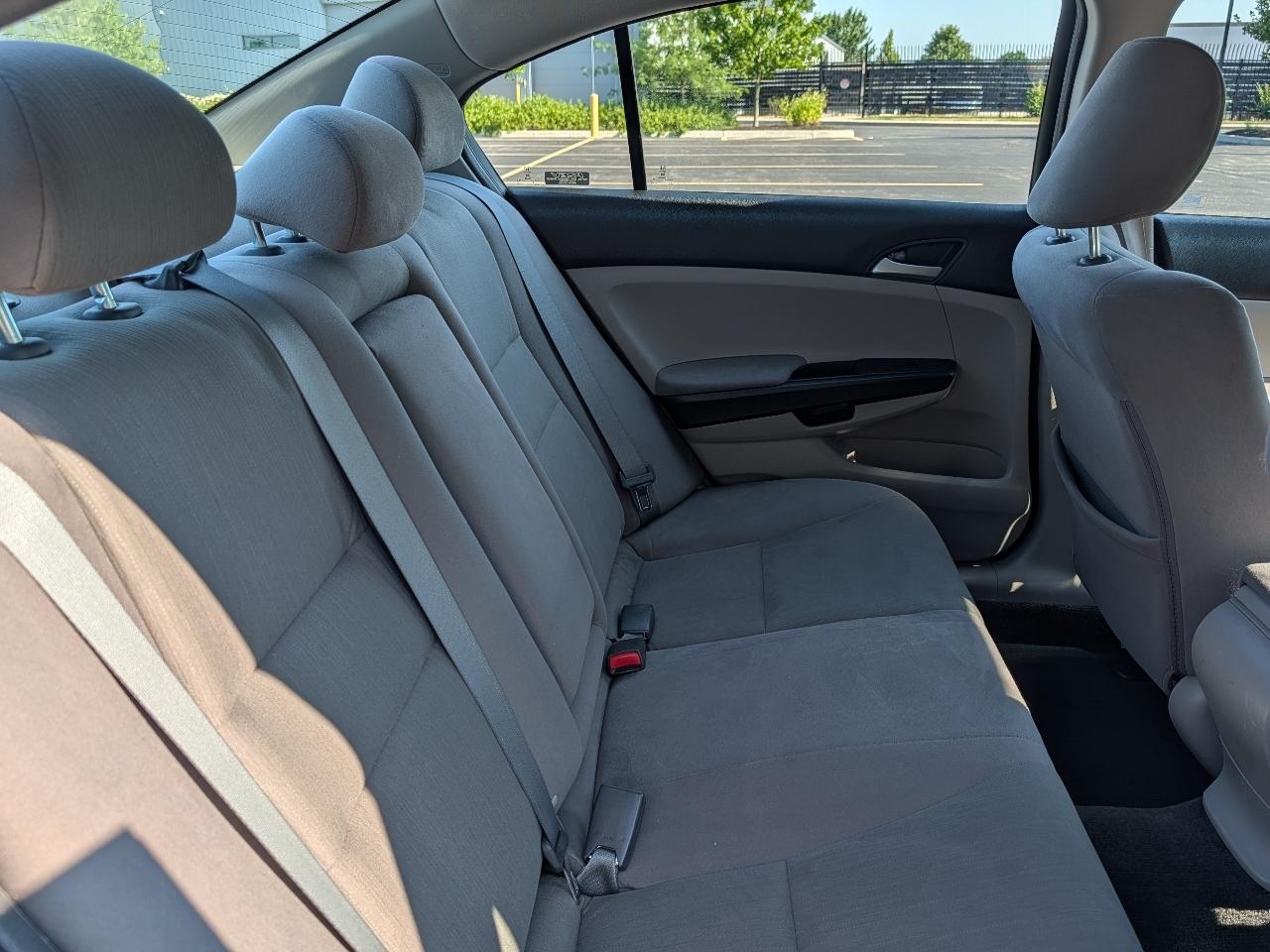 Honda Accord LX sedan AT 2012