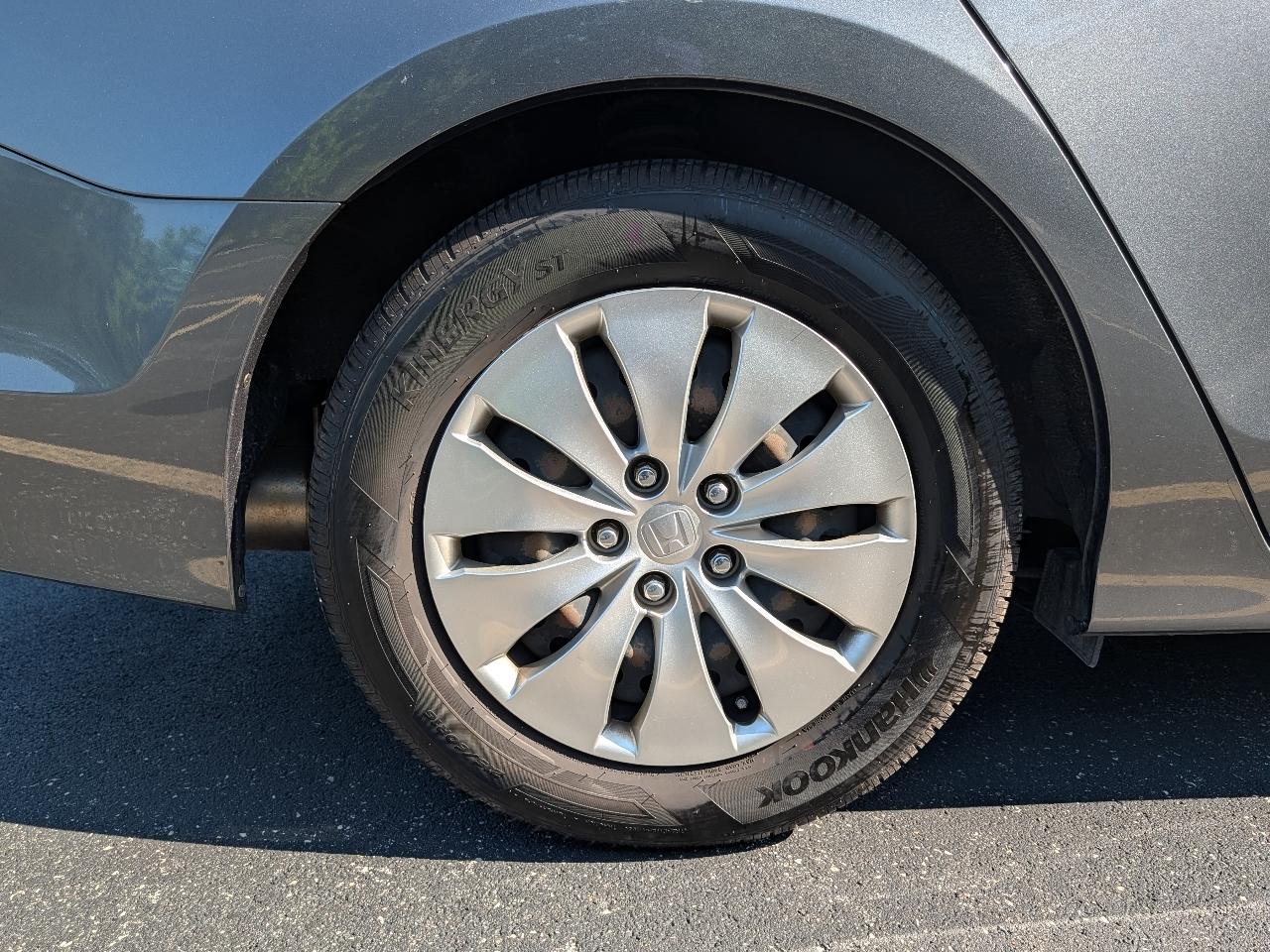 Honda Accord LX sedan AT 2012