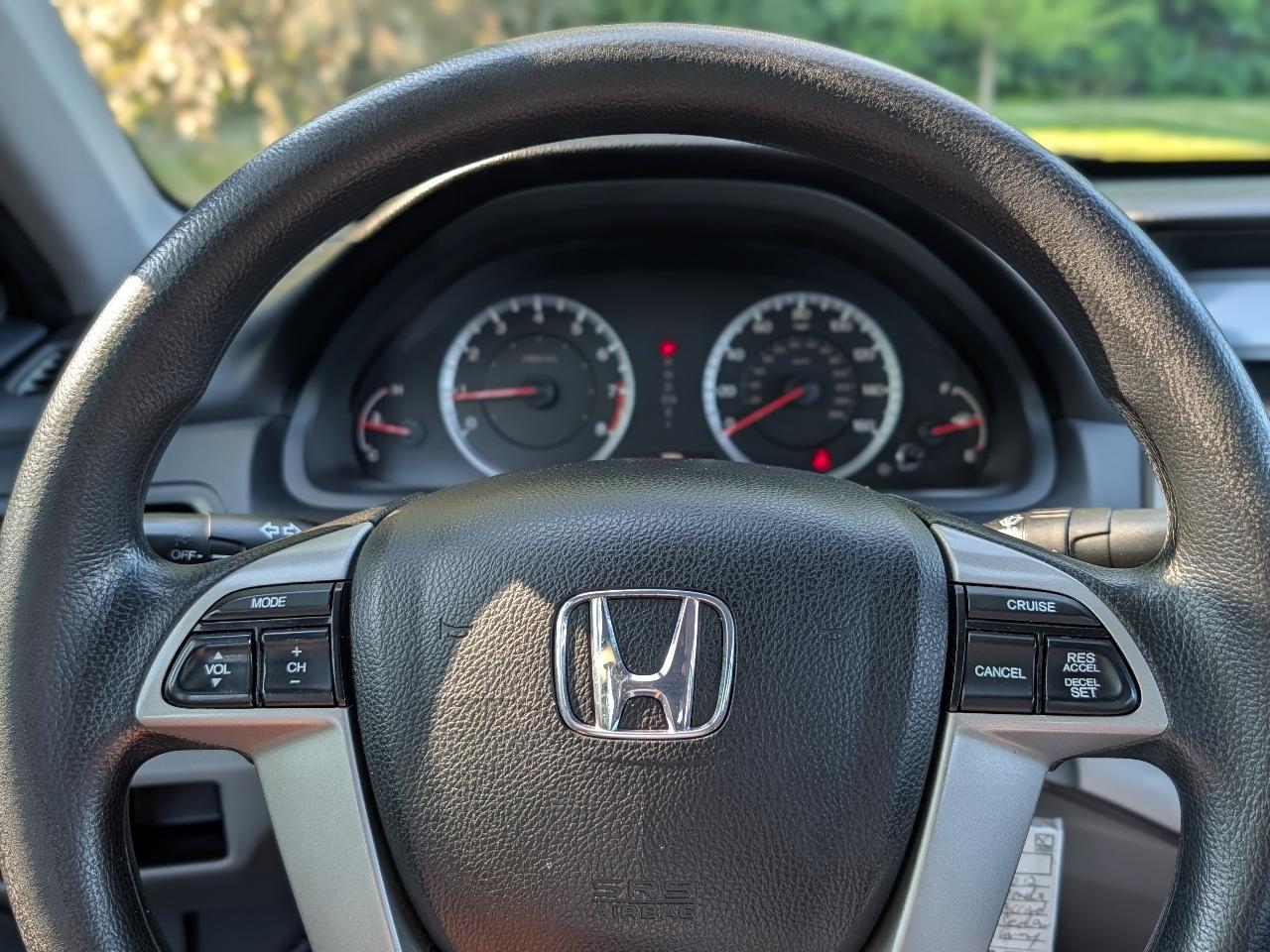 Honda Accord LX sedan AT 2012