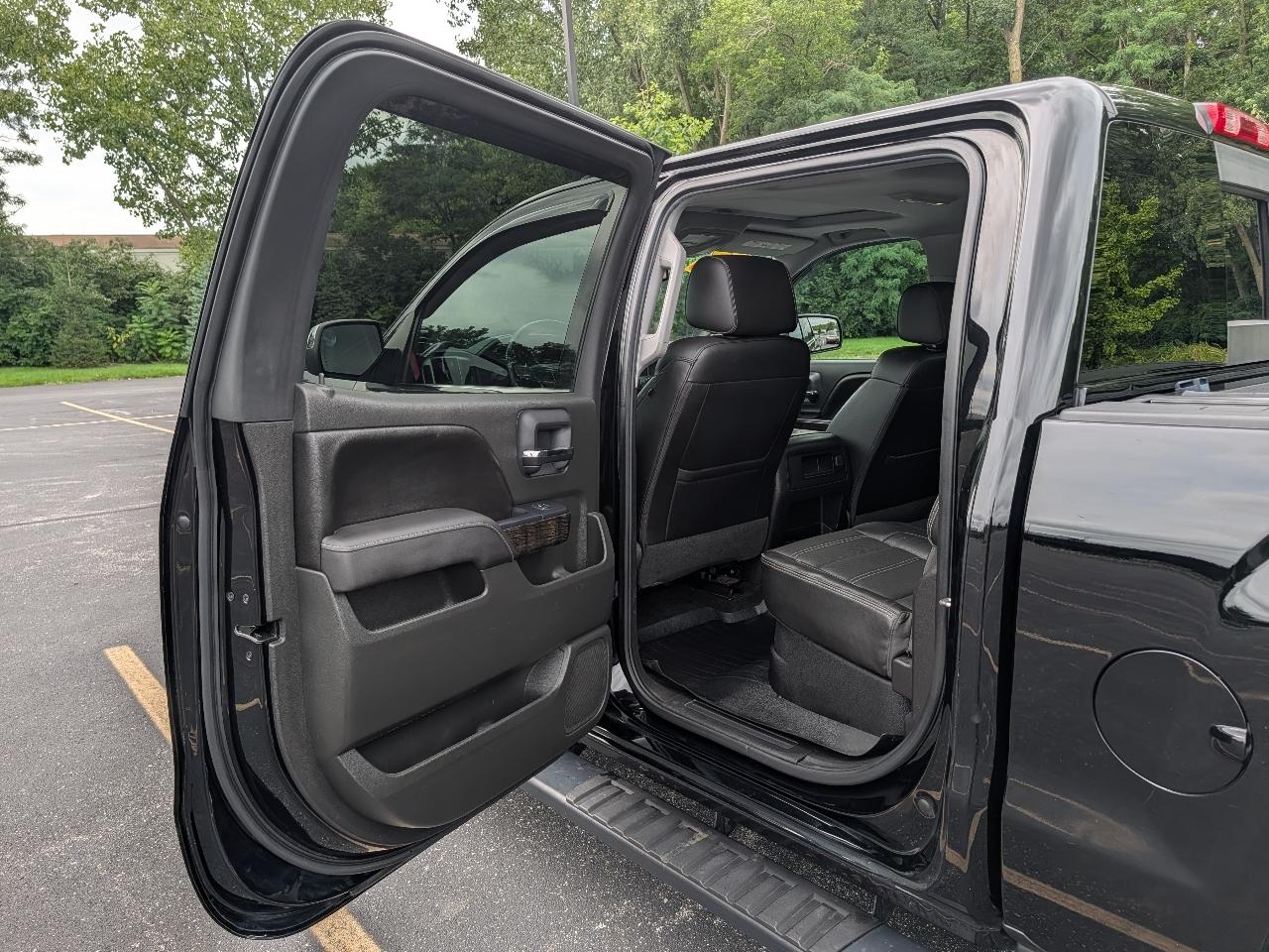 GMC Sierra 1500 Denali Crew Cab Long Box 4WD 2016