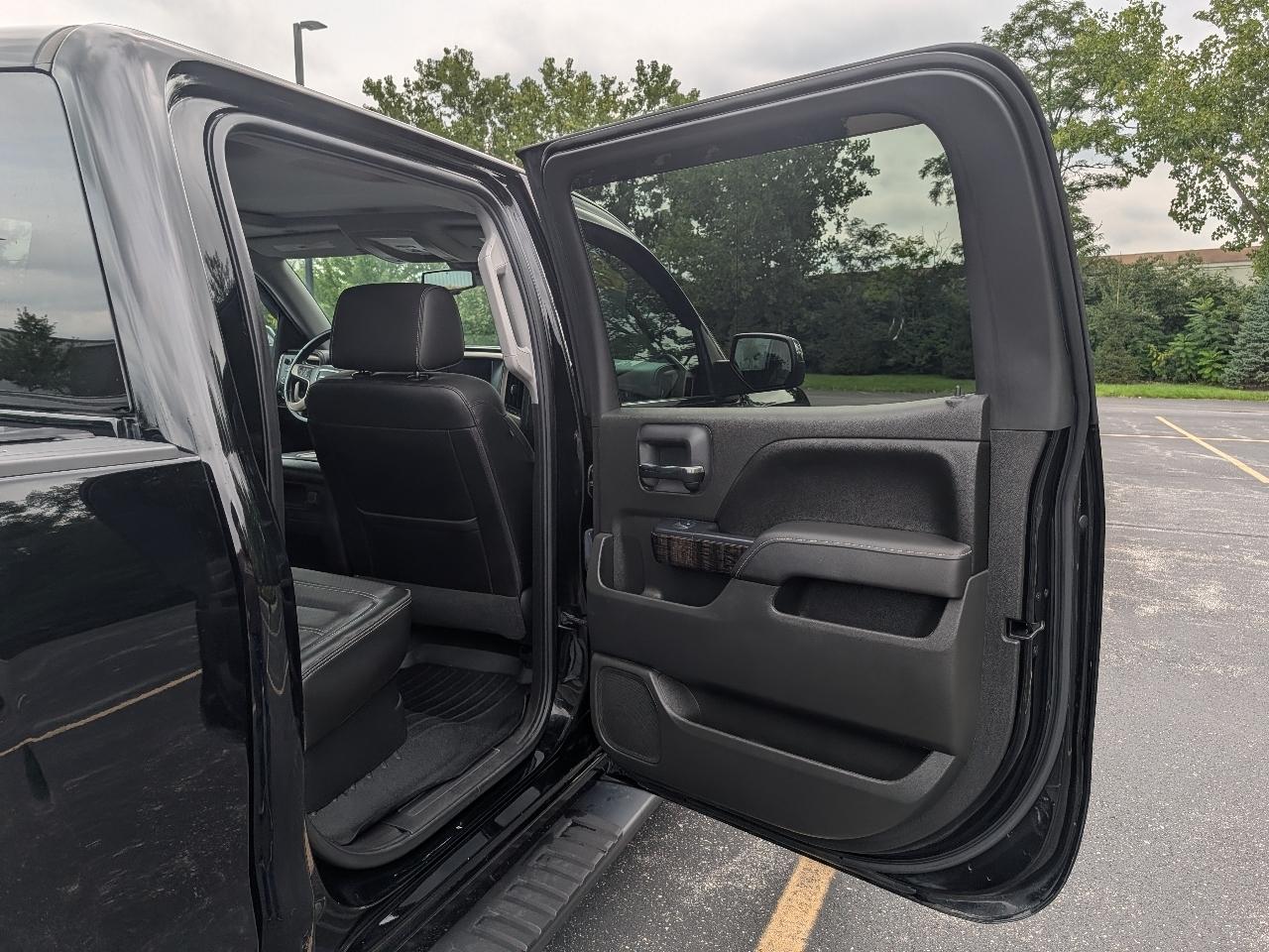 GMC Sierra 1500 Denali Crew Cab Long Box 4WD 2016