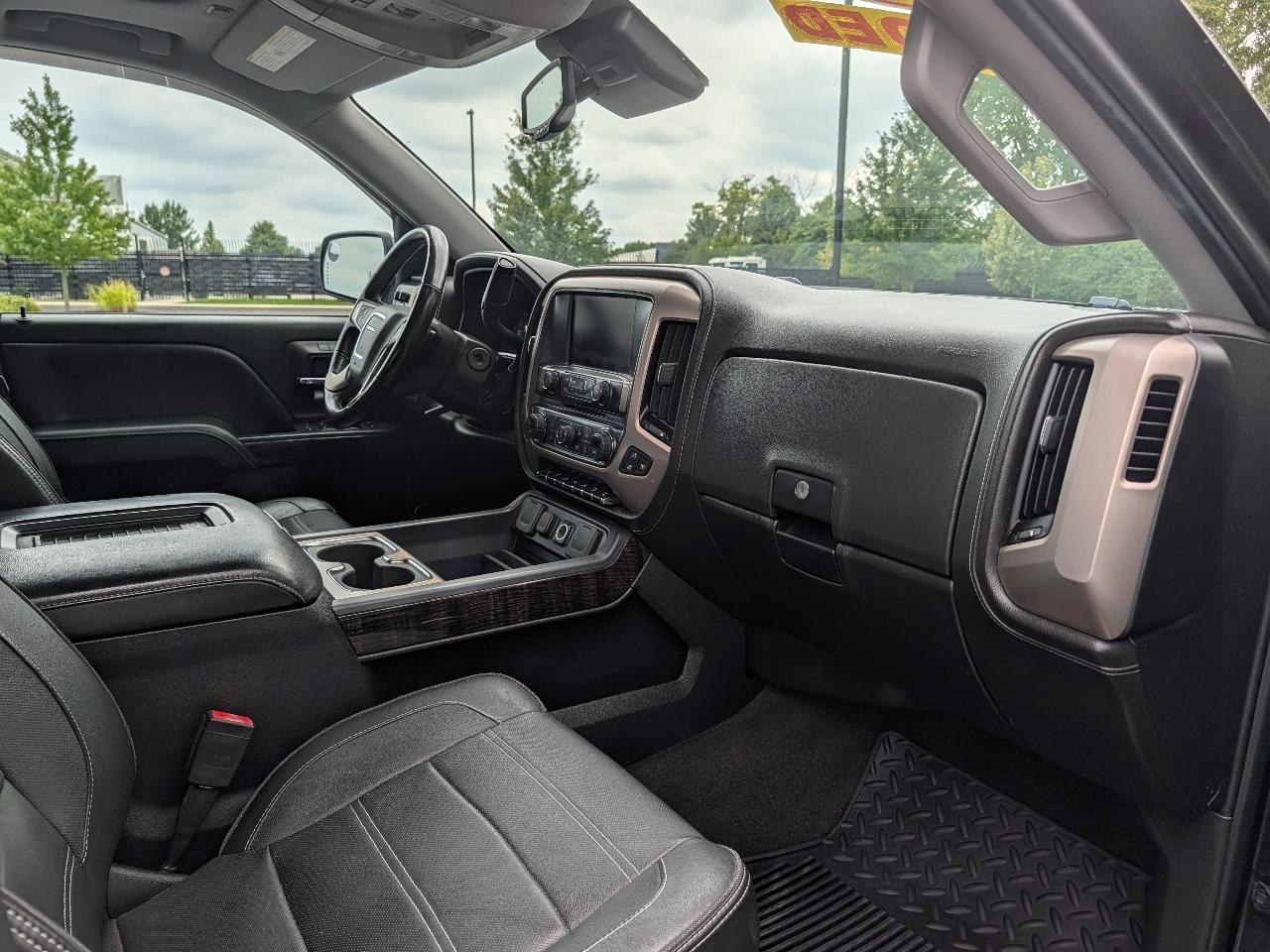 GMC Sierra 1500 Denali Crew Cab Long Box 4WD 2016