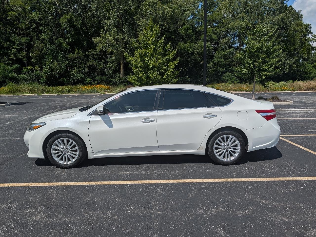 Toyota Avalon Hybrid XLE Premium 2015