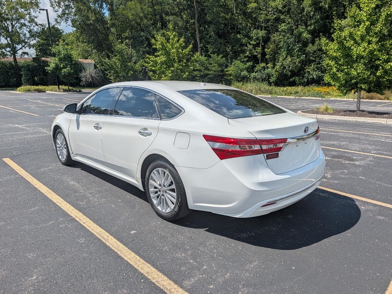 Toyota Avalon Hybrid XLE Premium 2015
