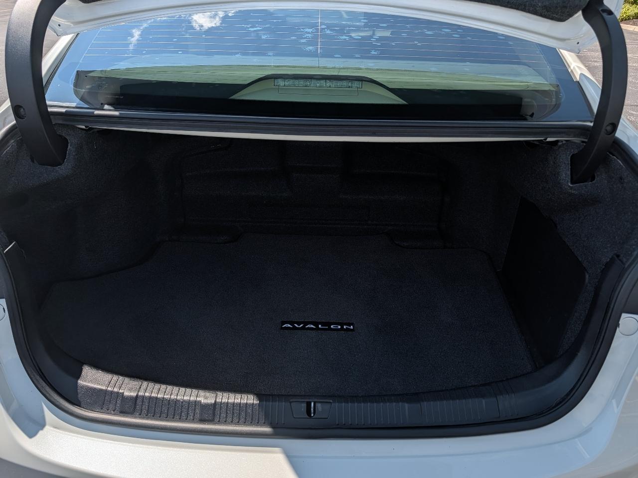 Toyota Avalon Hybrid XLE Premium 2015