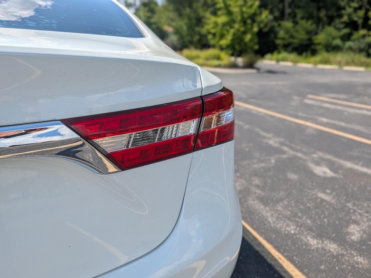 Toyota Avalon Hybrid XLE Premium 2015