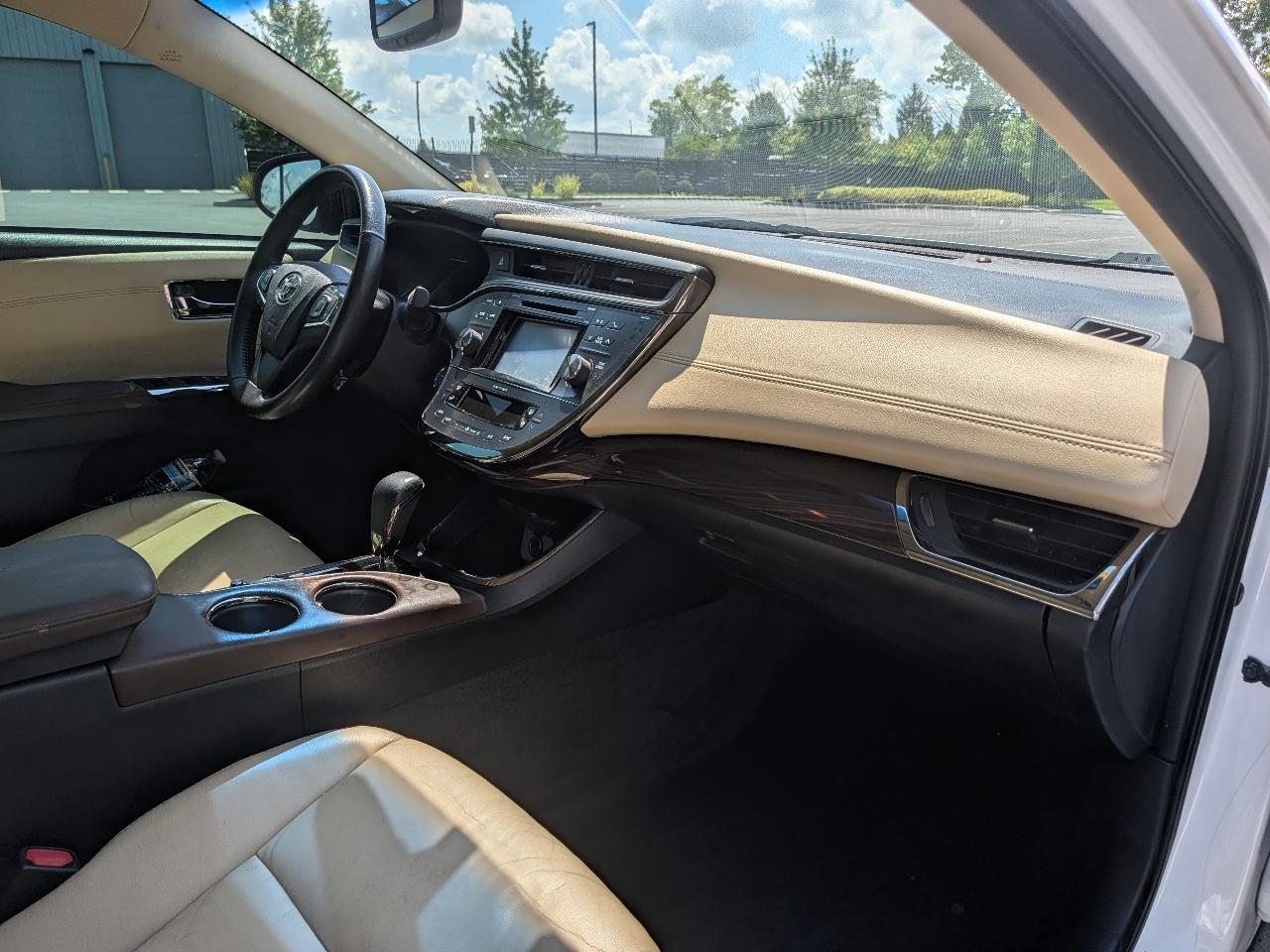 Toyota Avalon Hybrid XLE Premium 2015