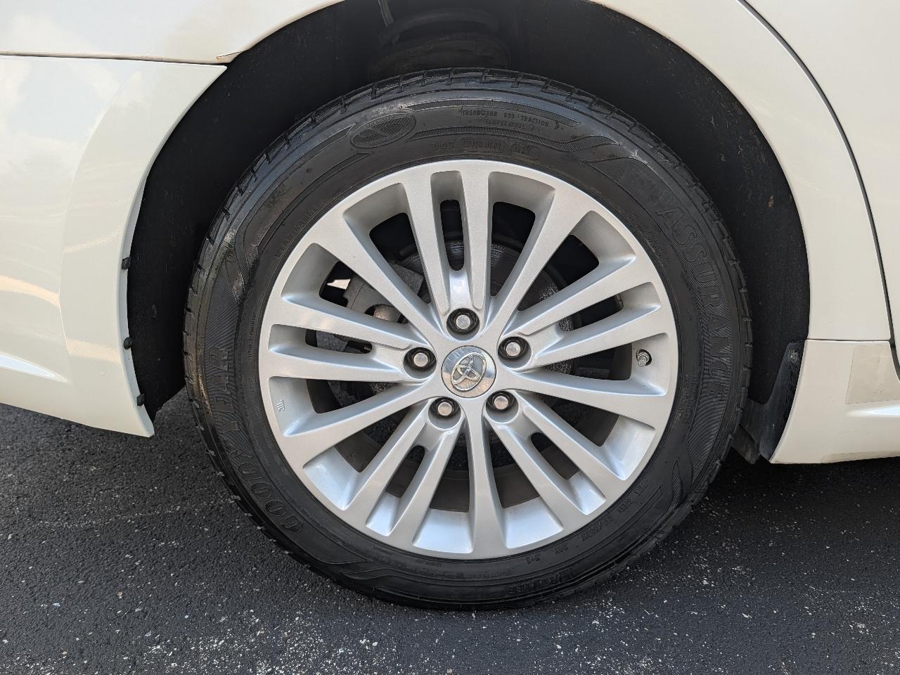 Toyota Avalon Hybrid XLE Premium 2015