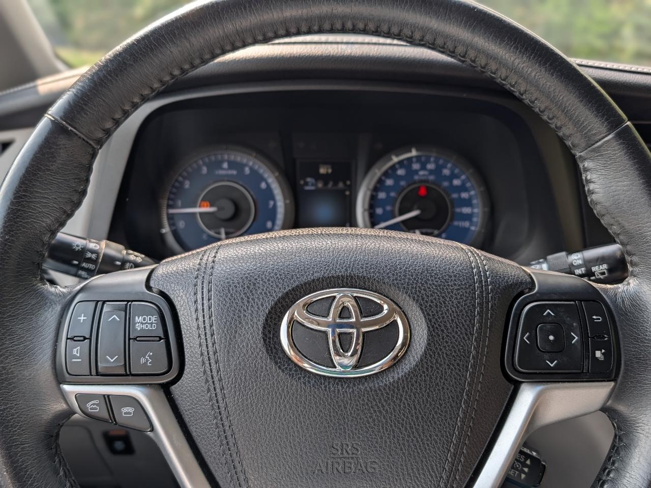 Toyota Sienna XLE FWD 8-Passenger V6 2016