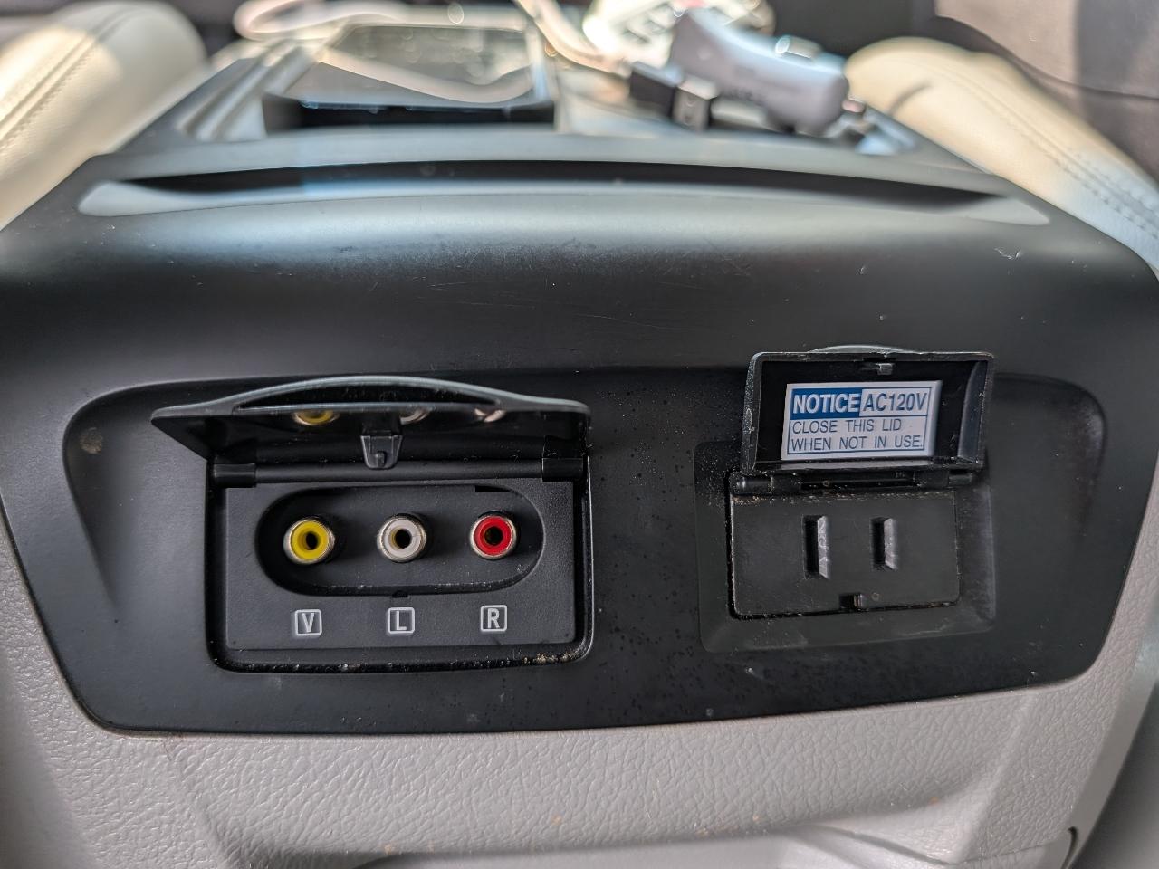 Toyota Sienna XLE FWD 8-Passenger V6 2016