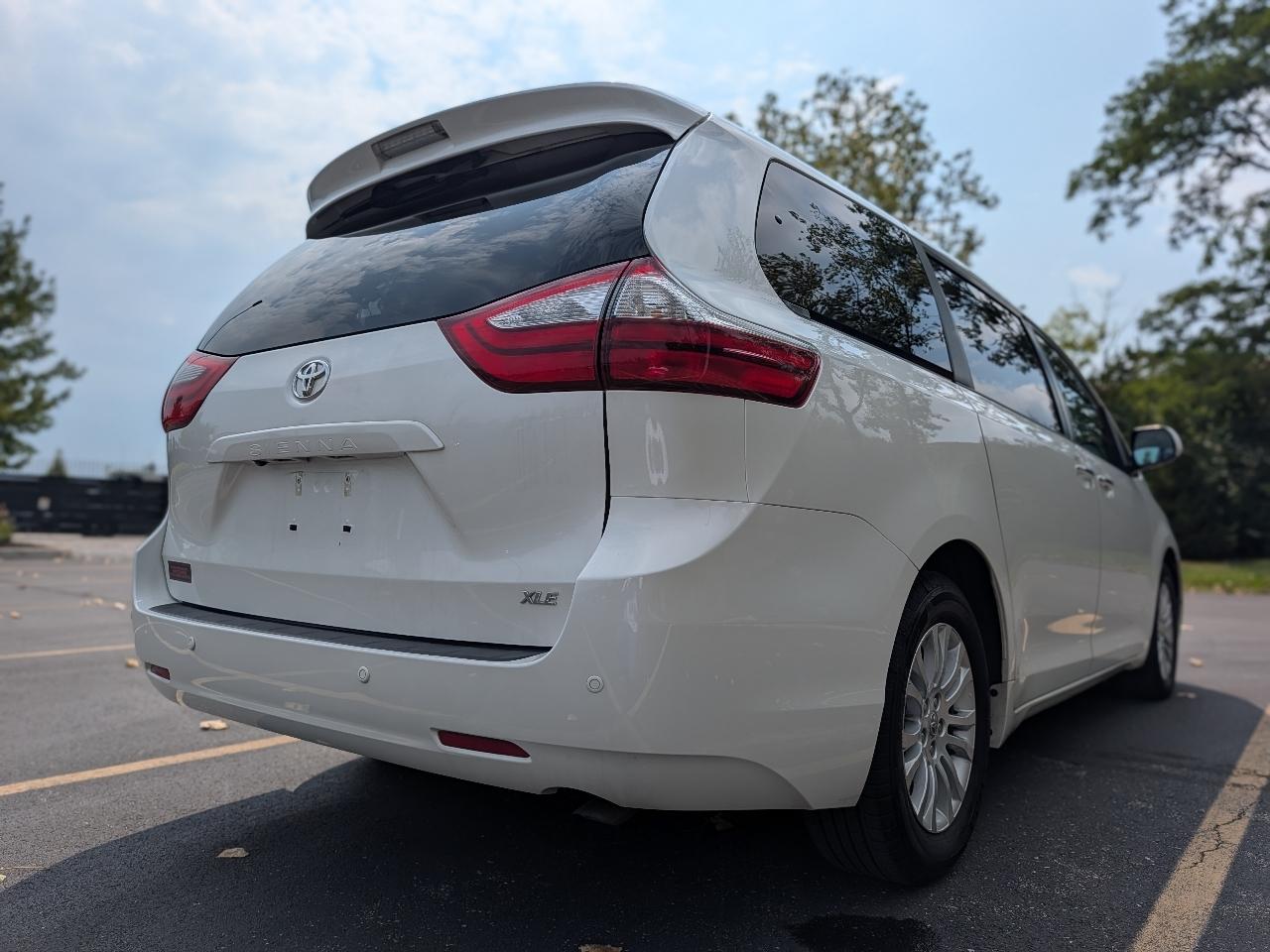 Toyota Sienna XLE FWD 8-Passenger V6 2016