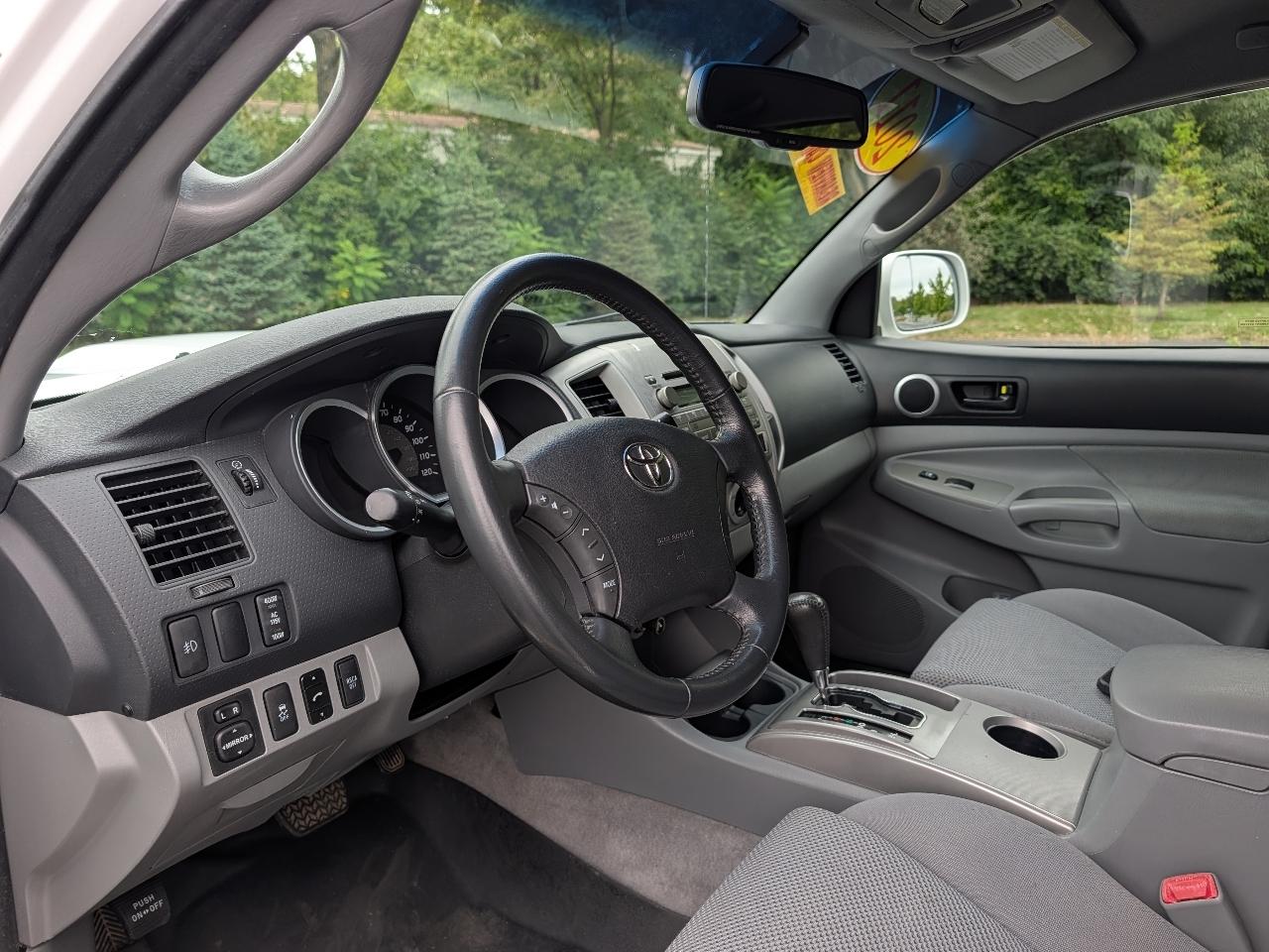 Toyota Tacoma Double Cab V6 4WD 2011