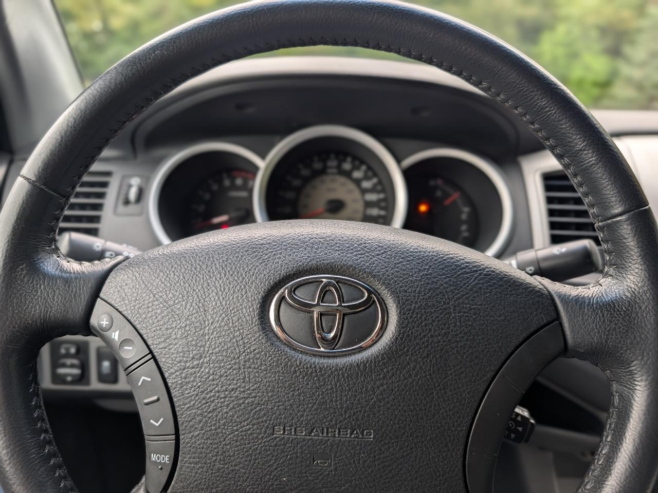 Toyota Tacoma Double Cab V6 4WD 2011