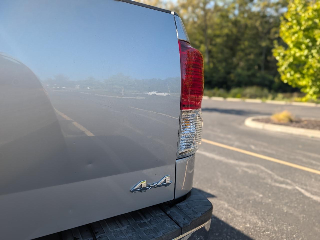 Toyota Tundra SR5 V8 4WD 2012