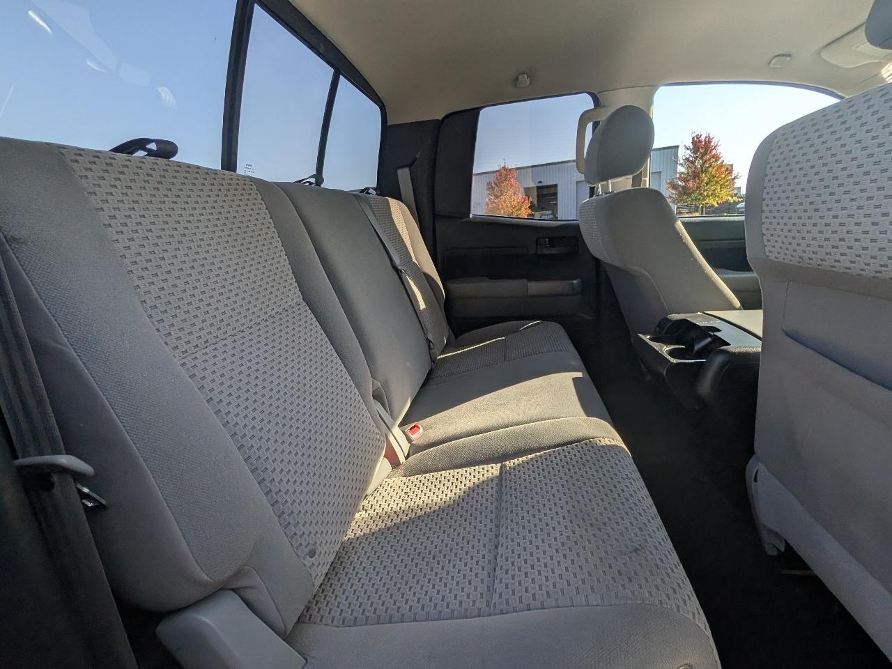 Toyota Tundra SR5 V8 4WD 2012