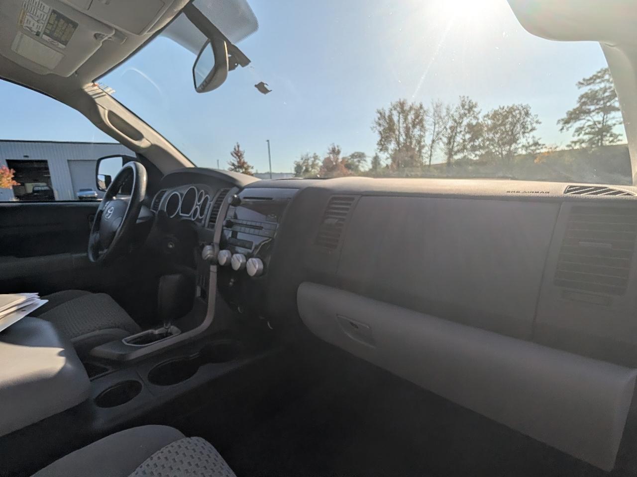 Toyota Tundra SR5 V8 4WD 2012